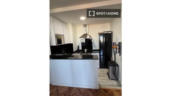 Apartment for rent in C. de Emilio Vargas , Madrid photo 1