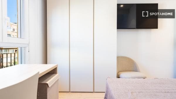 Habitación en piso compartido en valència thumbnail 1