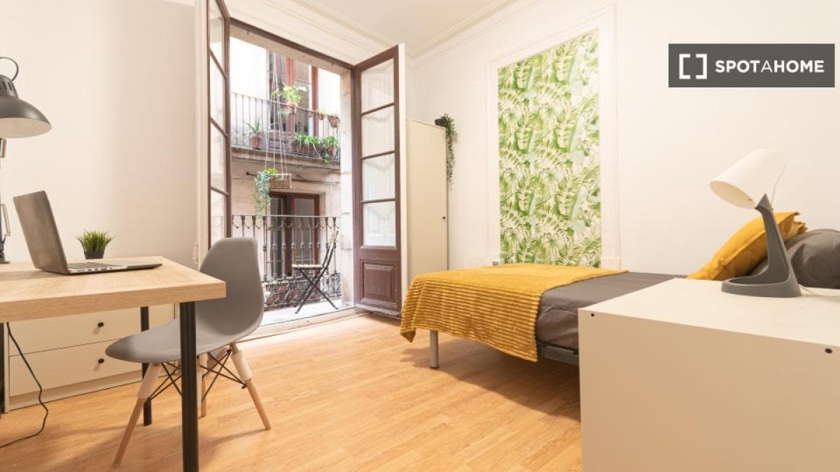 Properties for sale and rent in Spain photo 3