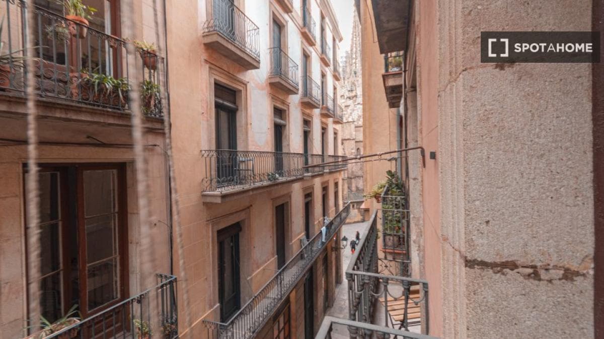 Properties for sale and rent in Spain photo 4