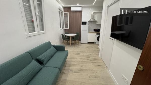 Apartment for rent in C. del Pico Cejo , Madrid photo 1