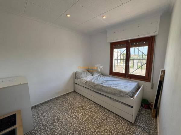 Chalet independiente en venta en Albatera, Albatera
thumbnail 2