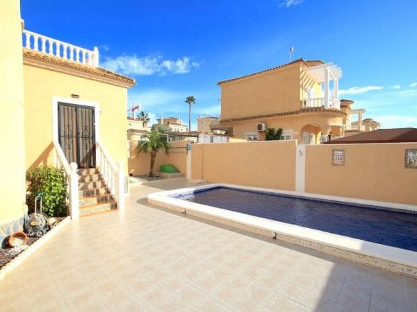 Chalet independiente en venta en Benijofar, Benijofar
thumbnail 1