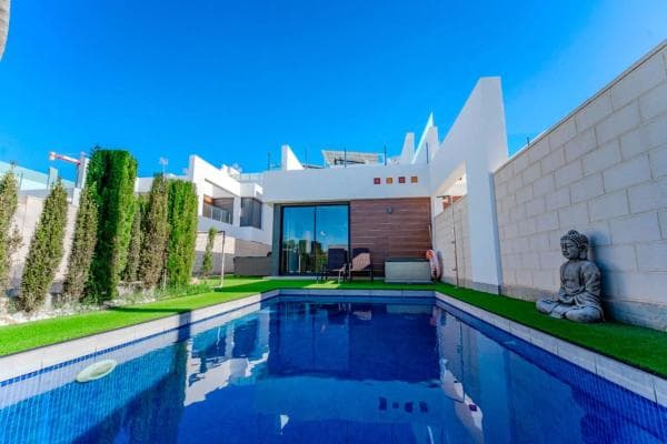 Chalet independiente en venta en Benijofar, Benijofar thumbnail 1