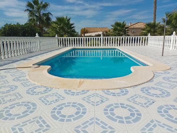 Chalet independiente en venta en Catral, Catral
thumbnail 1