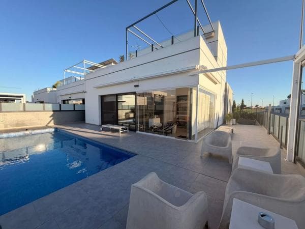 Chalet independiente en venta en Calle Escritor José Pastor, Dolores
thumbnail 1