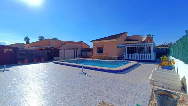 Chalet independiente en venta en Formentera del Segura, Formentera del Segura photo 1