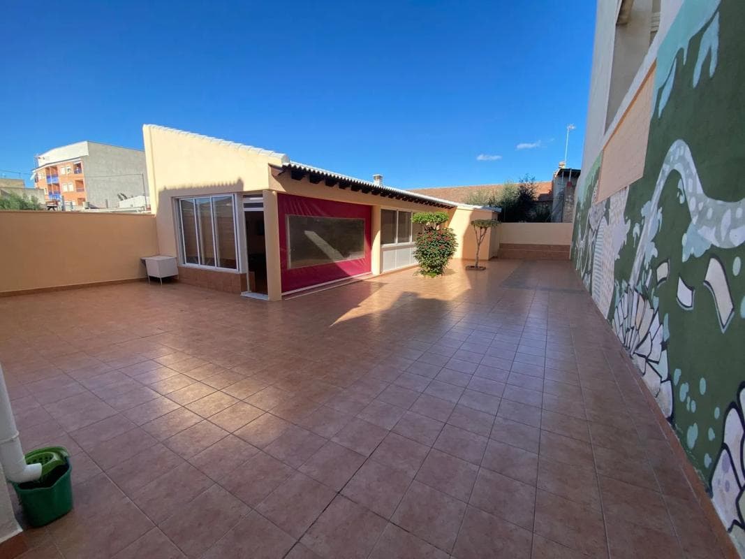 Propiedades en venta y alquiler en España photo 2