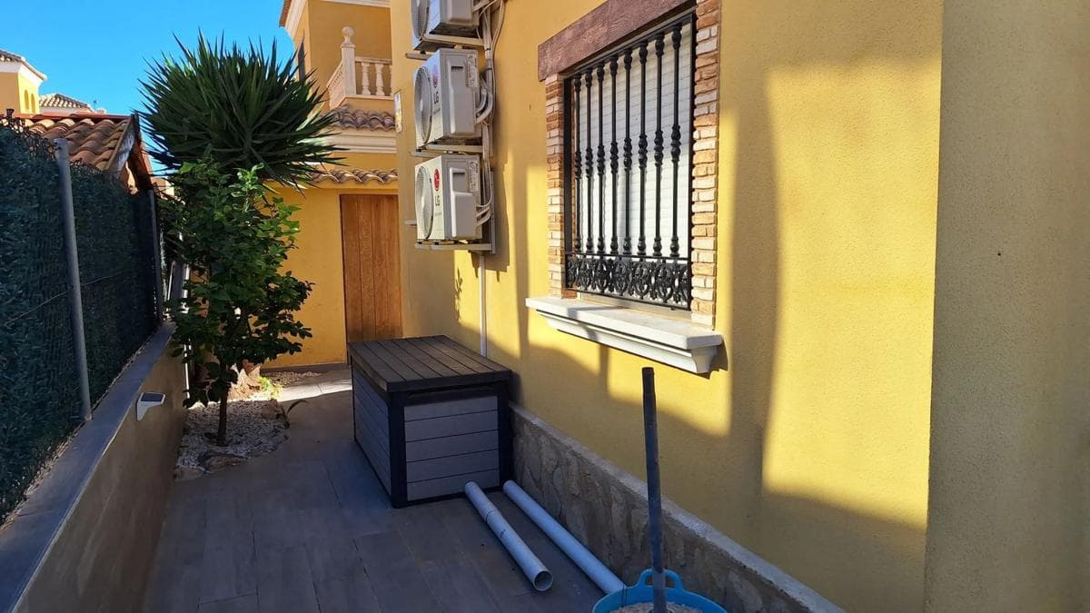 Venta de chalet independiente en CL TAMARIT EL, 6, Guardamar del Segura
photo 2