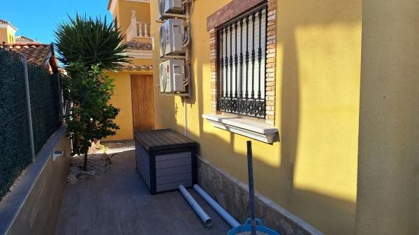Chalet independiente en venta en CL TAMARIT EL, 6, Guardamar del Segura
thumbnail 1