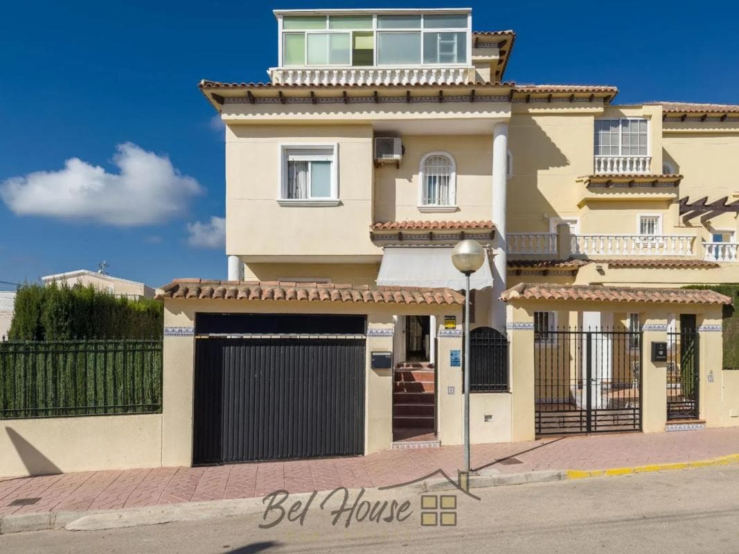 Продажа отдельного шале в Calle Roma, Гуардамар-дель-Сегура photo 2