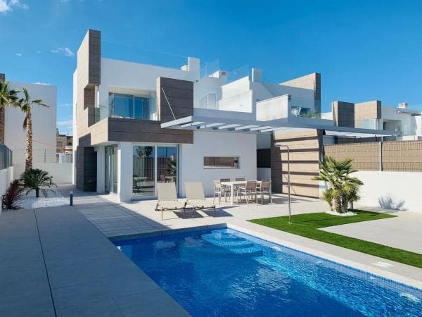Chalet independiente en venta en Calle la Malva Rosa, Guardamar del Segura
thumbnail 2