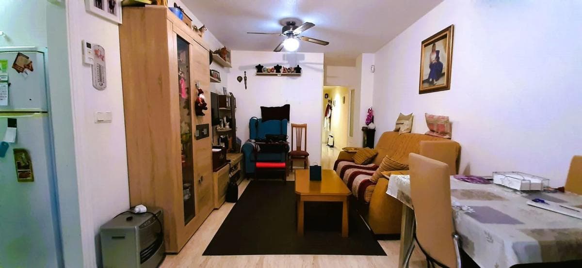Venta de piso en Calle Dolores Viudes Blasco, Guardamar del Segura
photo 2
