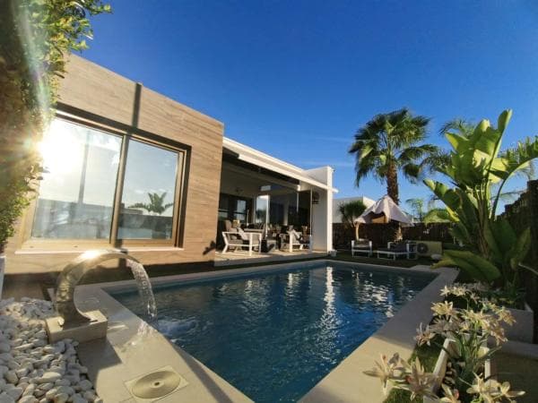 Chalet independiente en venta en Calle Tamarindo, Orihuela
photo 1