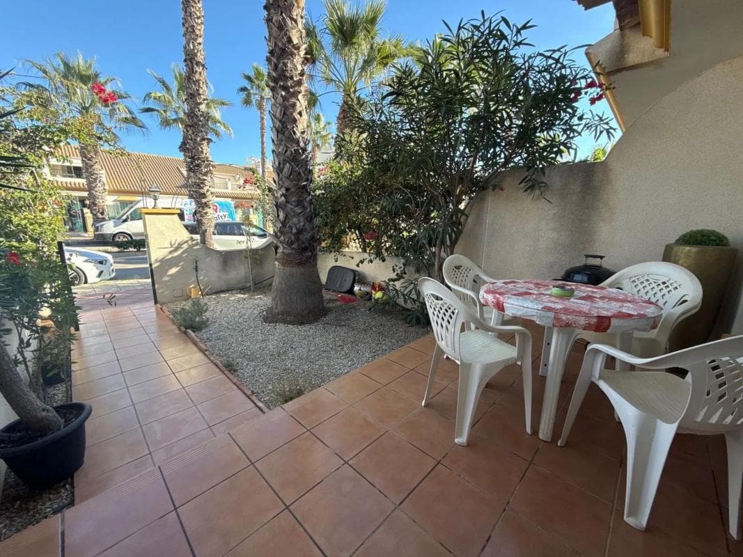 Venta de piso en Barrio Aguamarina, Orihuela
photo 3