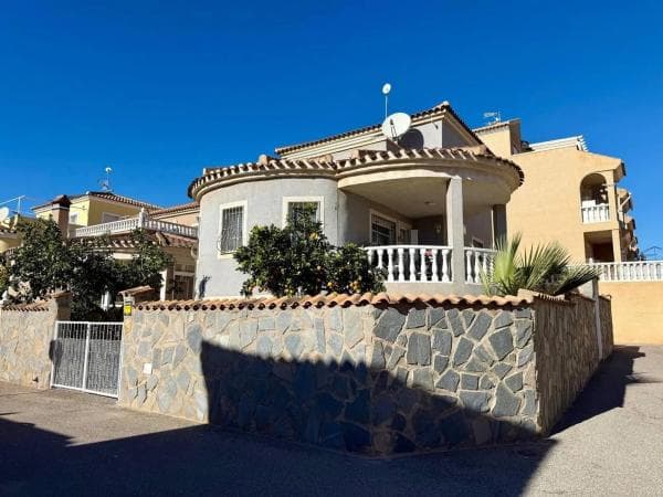 Chalet independiente en venta en Barrio Playa Flamenca, Orihuela
photo 1