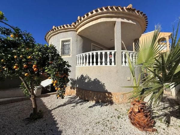 Chalet independiente en venta en Barrio Playa Flamenca, Orihuela
thumbnail 1