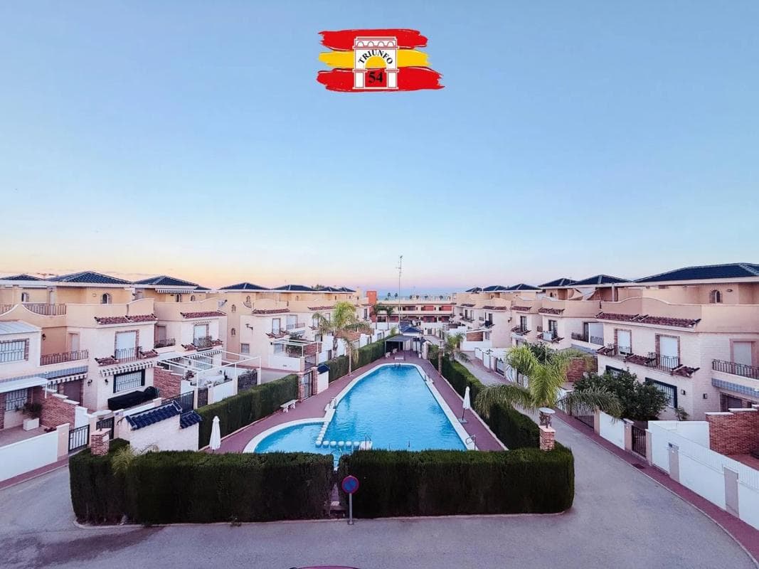 Venta de chalet independiente en Avenida de Europa, Pilar de la Horadada
photo 2