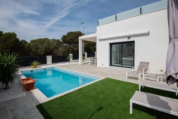 Chalet independiente en venta en Pinar de Campoverde, Pilar de la Horadada
photo 1