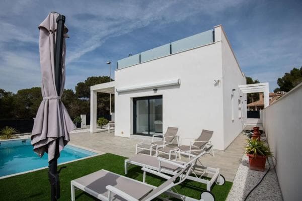 Chalet independiente en venta en Pinar de Campoverde, Pilar de la Horadada
thumbnail 2