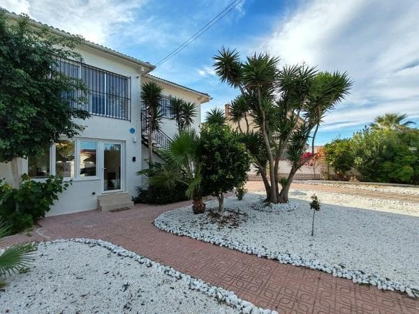 Independent chalet for sale in Calle Abedul, Pilar de la Horadada
thumbnail 1