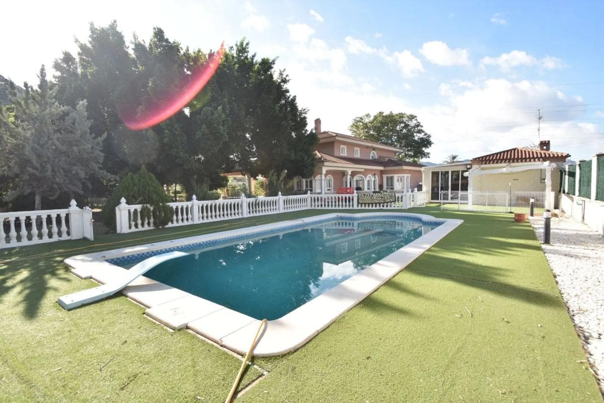 Venta de chalet independiente en Redovan, Redovan
photo 2