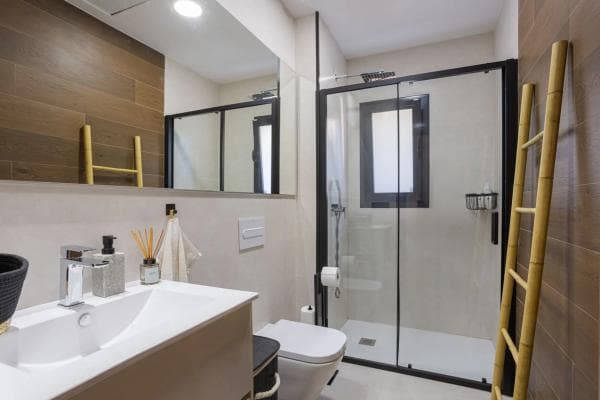 Частный шале на продаже в Calle Galicia, 73, Рохалес photo 1