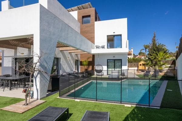 Chalet independiente en venta en Calle Galicia, Rojales
thumbnail 1
