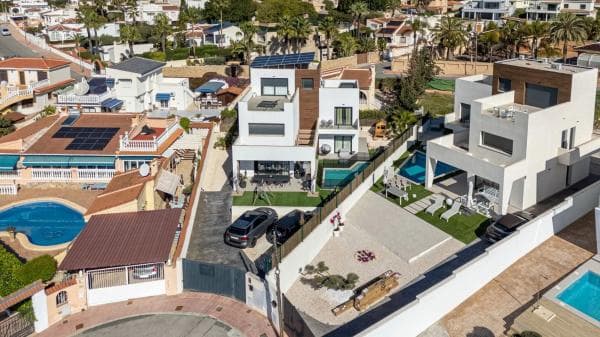 Chalet independiente en venta en Calle Galicia, Rojales
thumbnail 2