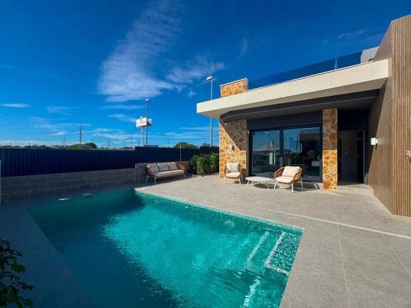 Chalet independiente en venta en Ciudad Quesada, Rojales
photo 1