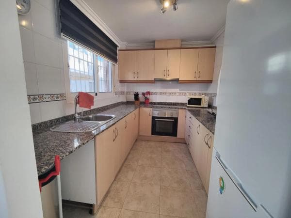 Chalet pareado en Av Malaga De thumbnail 2