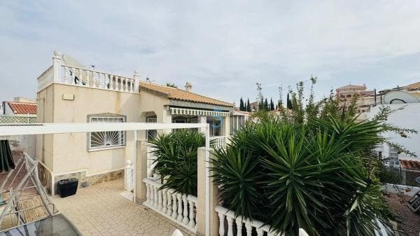 Chalet independiente en venta en Ciudad Quesada, Rojales
photo 1