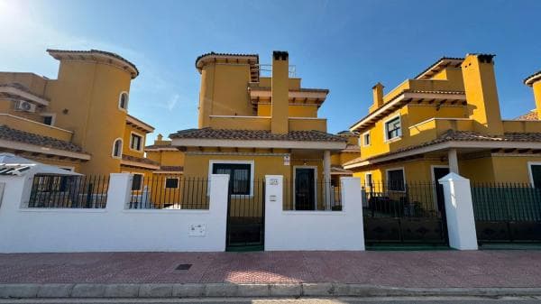 Chalet independiente en venta en Calle Vigo, 32, Rojales
photo 1