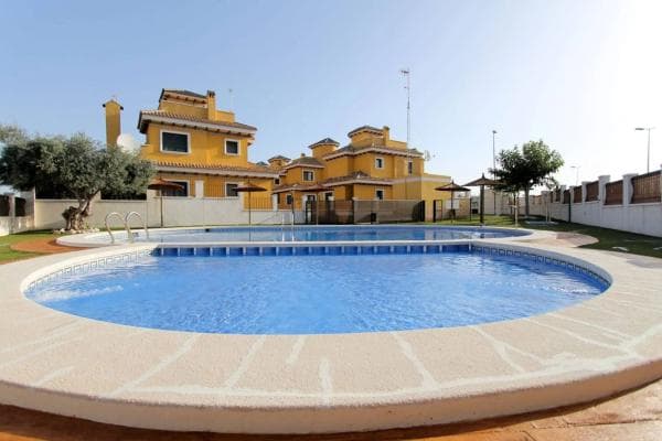 Chalet independiente en venta en Calle Vigo, 32, Rojales
thumbnail 1