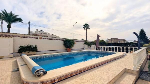 Chalet independiente en venta en Calle Galicia, Rojales
photo 1
