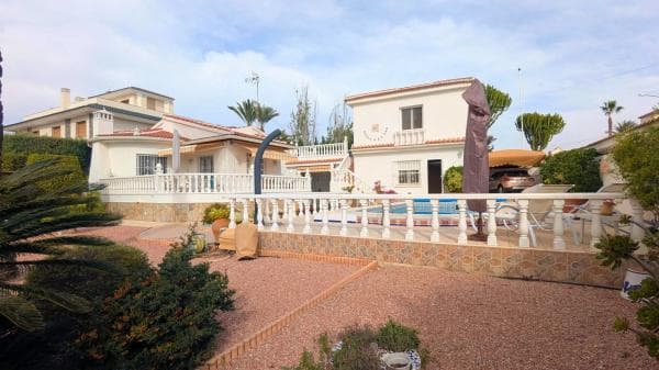 Chalet independiente en venta en Calle Galicia, Rojales
thumbnail 2