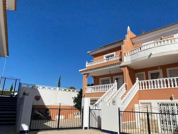 Chalet pareado en calle Tarragona thumbnail 1