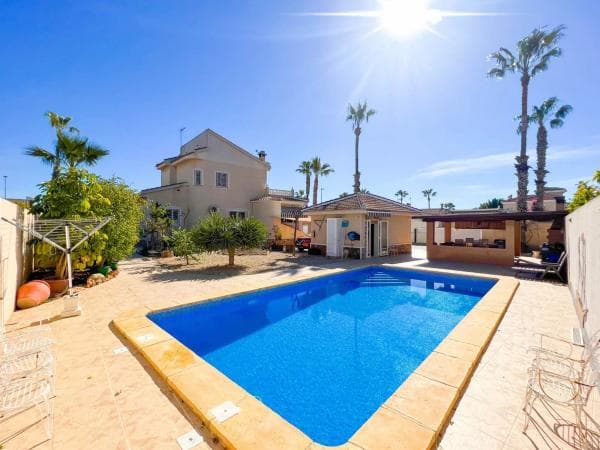 Chalet independiente en venta en Ciudad Quesada, Rojales
photo 1