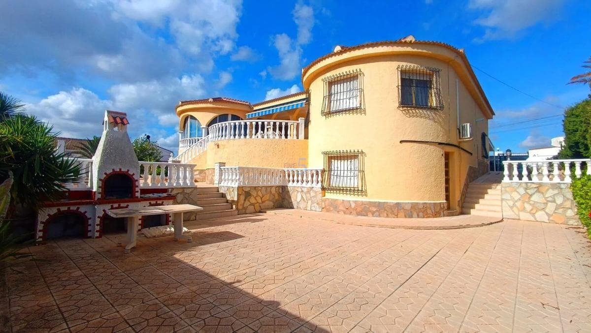 Продажа отдельного шале в Ciudad Quesada, Рохалес photo 2