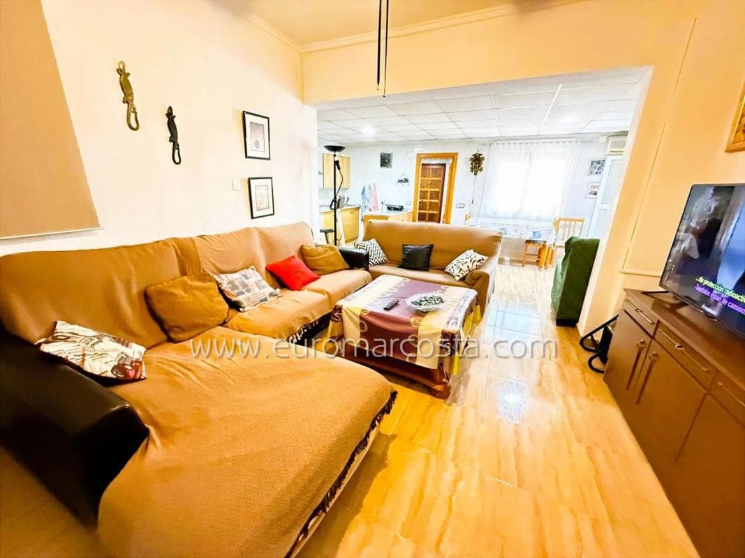 Venta de chalet adosado en Avenida Guardamar , San Fulgencio photo 2