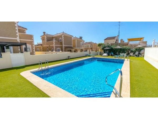 Chalet independiente en venta en Calle Málaga, San Miguel de Salinas
photo 1