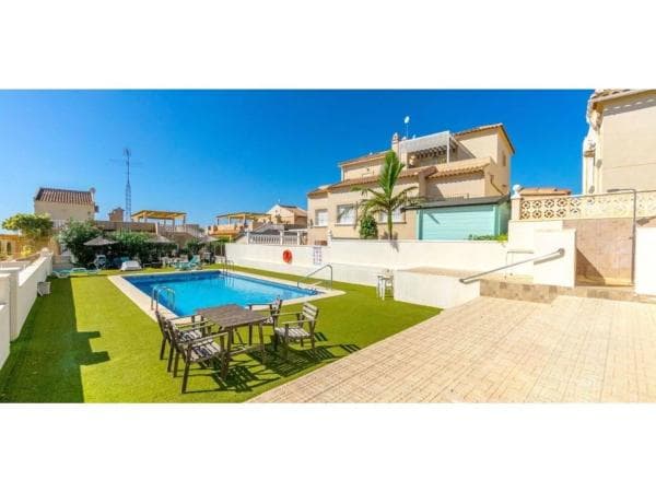 Chalet independiente en venta en Calle Málaga, San Miguel de Salinas
thumbnail 1