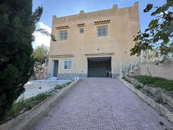Chalet independiente en venta en Calle Isla Cristina, 18, San Miguel de Salinas
thumbnail 1