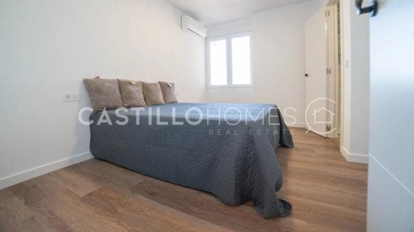 Piso en venta en Barrio El Acequión, Torrevieja
thumbnail 1