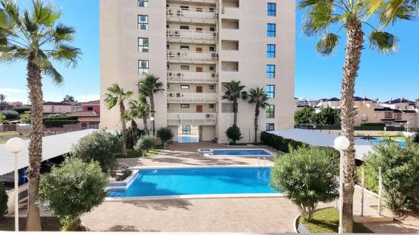Piso en venta en Calle Mar Cantábrico, Torrevieja
photo 1