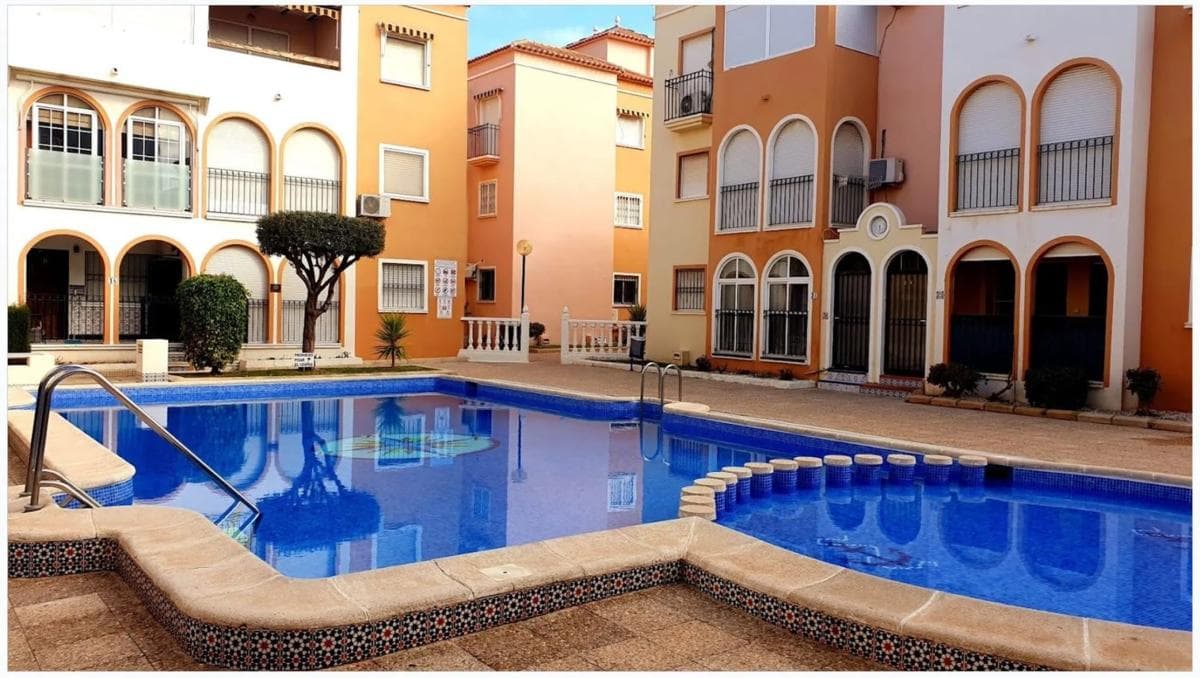 Venta de piso en Barrio La Veleta, Torrevieja
photo 5