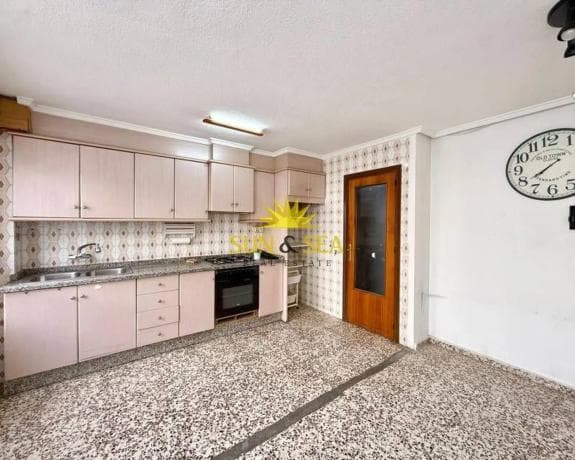 Piso en venta en Barrio El Acequión, Torrevieja
thumbnail 2
