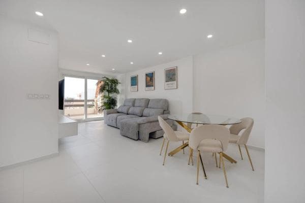 Piso en venta en Calle Benejúzar, 1, Torrevieja
photo 1