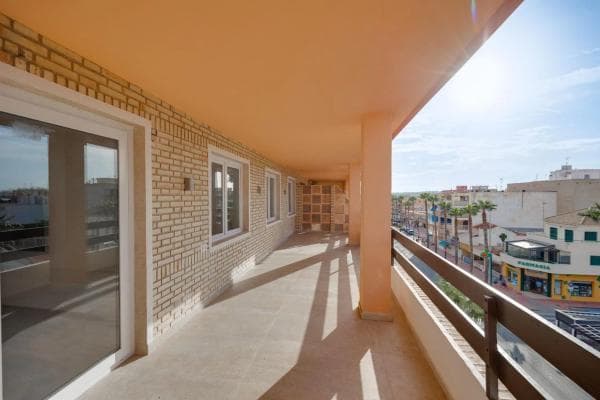 Piso en venta en Calle Benejúzar, 1, Torrevieja
thumbnail 2