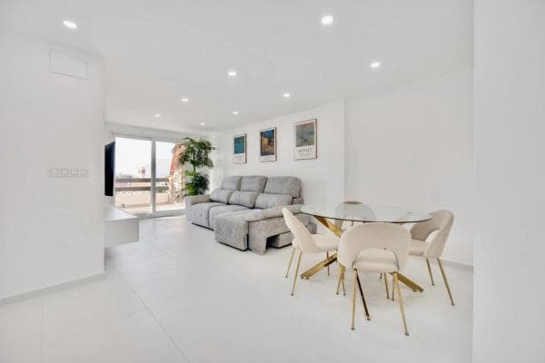 Piso en venta en Barrio Playa de los Náufragos, Torrevieja
thumbnail 1